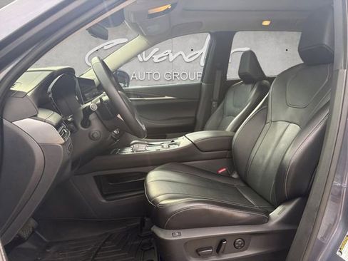 Used 2023 INFINITI QX60 Sensory w/ Cargo Package AWD/4WD image 19