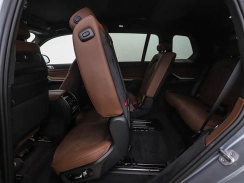 Used 2024 BMW X7 xDrive40i AWD/4WD image 25