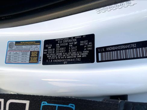 Used 2024 Kia Carnival LX image 32