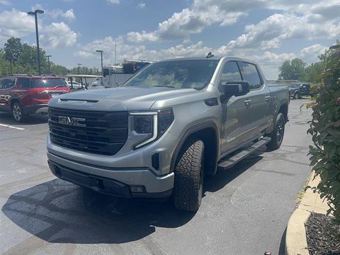 Used 2026 GMC Sierra 1500 Elevation w/ Elevation Premium Package AWD/4WD image 3