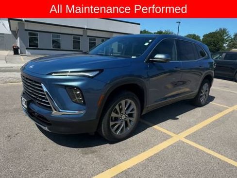 Used 2025 Buick Enclave Preferred FWD image 4