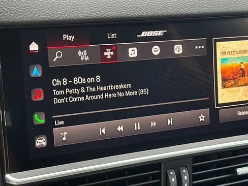 Used 2023 Porsche Cayenne Platinum Edition image 20