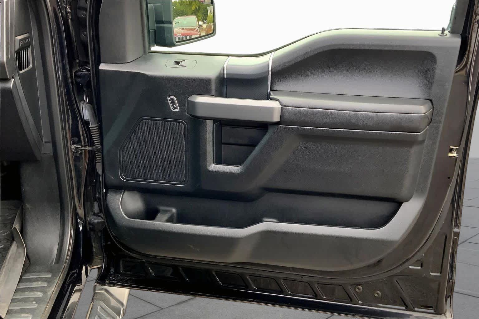 Used 2019 Ford F150 XLT w/ Equipment Group 302A Luxury AWD/4WD image 20