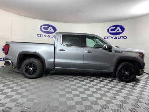 Used 2024 GMC Sierra 1500 SLT RWD image 2