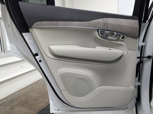 Used 2024 Volvo XC90 T8 Plus w/ Protection Package Premier image 17