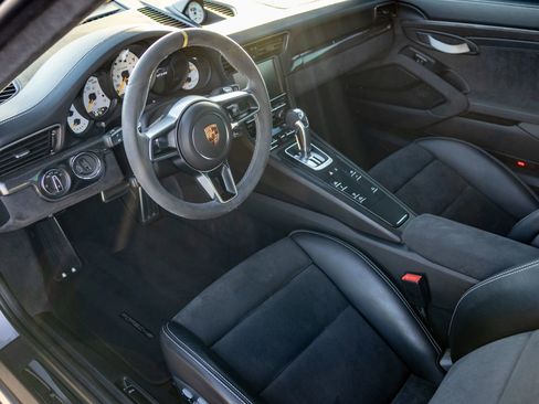 Used 2016 Porsche 911 GT3 RS image 13