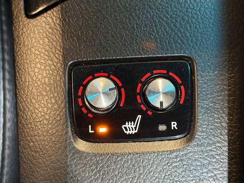 Used 2014 Toyota Avalon XLE Premium image 24