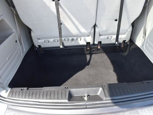 Used 2013 Chrysler Town & Country Touring-L w/ Entertainment Group #2 FWD image 7