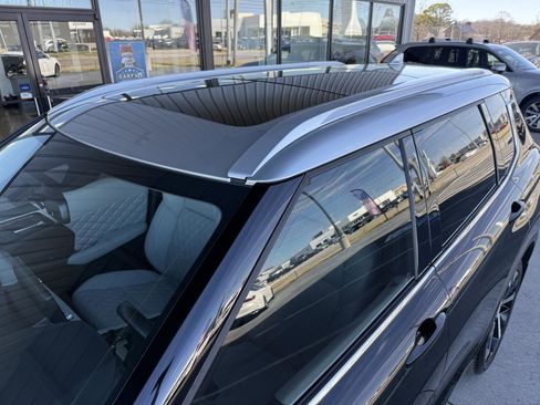 Used 2024 Mitsubishi Outlander SEL image 7