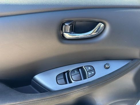 Used 2023 Nissan Leaf S image 22