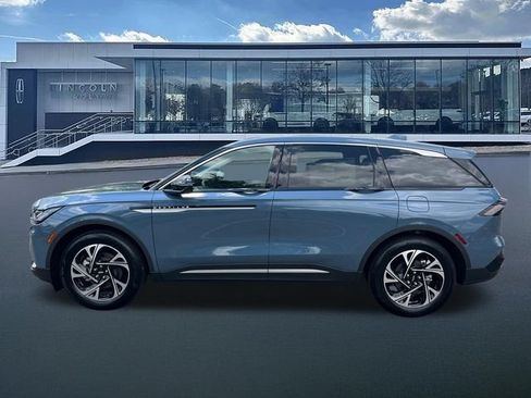 New 2026 Lincoln Nautilus Premier AWD/4WD image 4