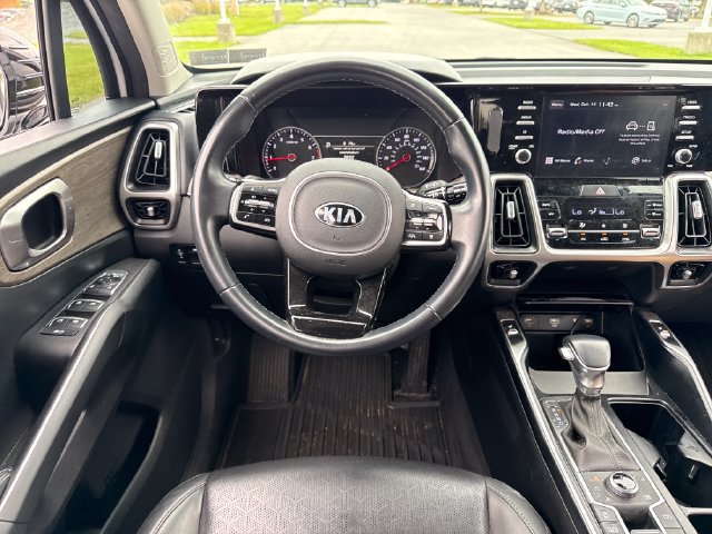 Used 2021 Kia Sorento EX w/ Panoramic Sunroof Package AWD/4WD image 17