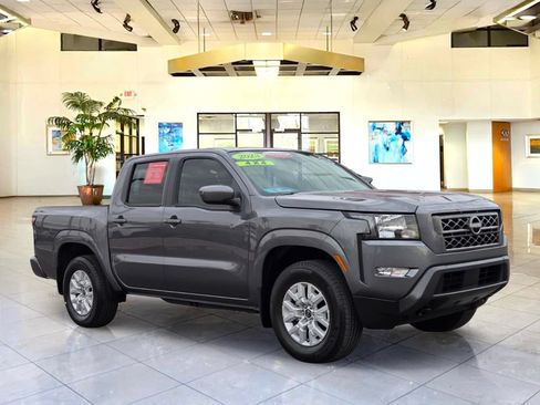 Certified 2023 Nissan Frontier SV w/ SV Convenience Package AWD/4WD image 3