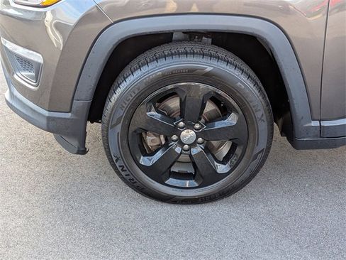 Used 2019 Jeep Compass Latitude w/ Cold Weather Group image 10