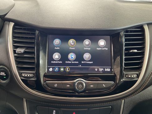 Used 2018 Chevrolet Trax LT w/ LT Convenience Package image 17