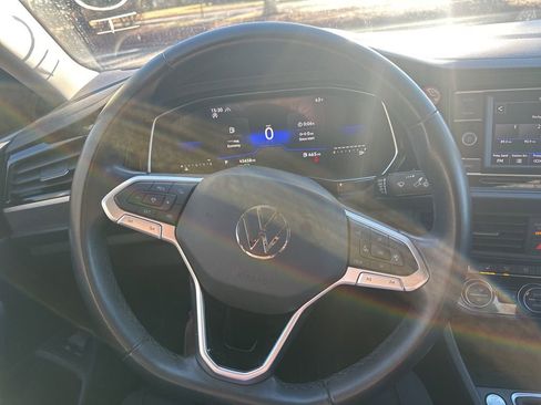 Used 2024 Volkswagen Jetta SE image 30