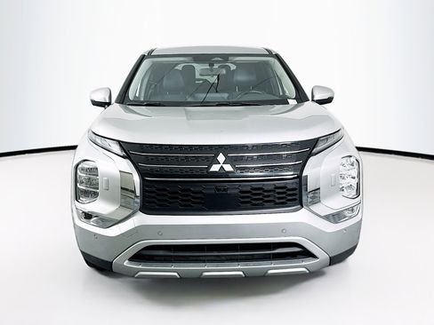 Used 2024 Mitsubishi Outlander SE AWD/4WD image 2