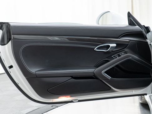Certified 2018 Porsche 911 GT3 RWD image 16
