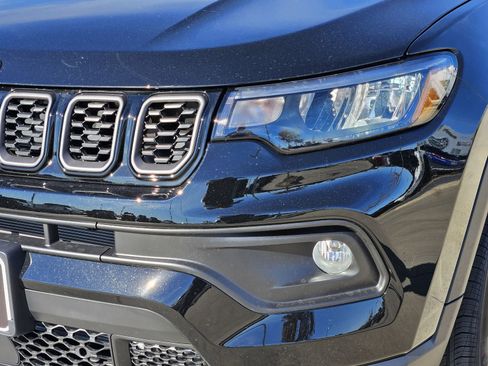 New 2026 Jeep Compass Latitude image 10