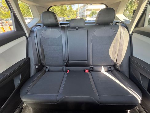 Used 2025 Volkswagen Taos SE image 38