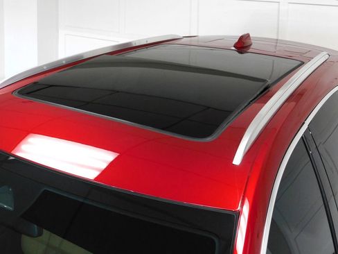 Used 2024 Cadillac XT4 Luxury w/ Cold Weather Package image 24