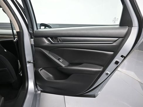Used 2019 Honda Accord LX image 32