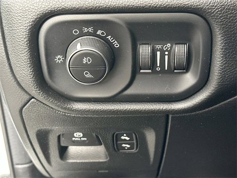 Used 2023 RAM 1500 Laramie image 25