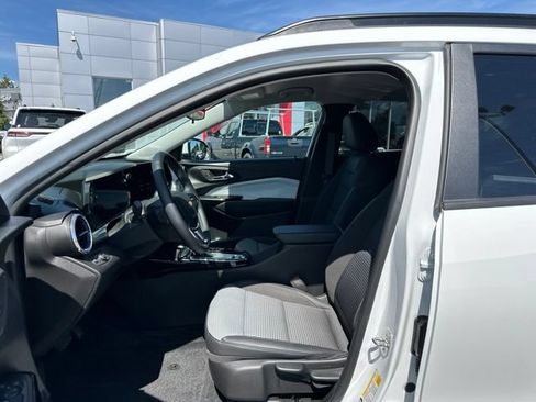 Used 2024 Chevrolet Trax LT w/ Driver Confidence Package FWD image 10