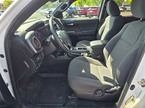 Used 2019 Toyota Tacoma TRD Sport AWD/4WD image 22