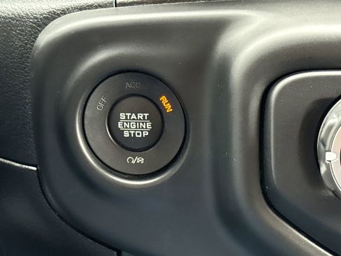 Used 2018 Jeep Wrangler Unlimited Sport image 28