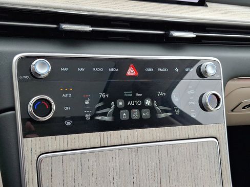 Certified 2025 Genesis GV80 3.5T Prestige image 16