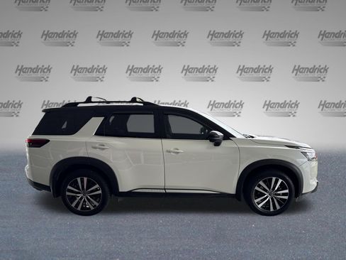Used 2024 Nissan Pathfinder Platinum AWD/4WD image 10