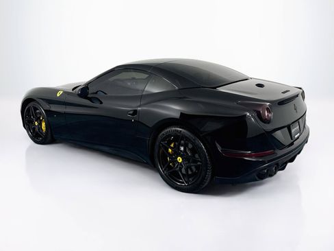 Used 2017 Ferrari California T RWD image 46