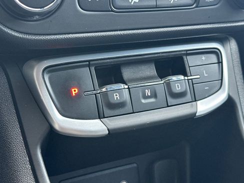 Used 2024 GMC Terrain SLE image 22