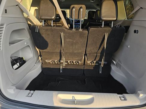 Used 2023 Chrysler Pacifica Touring-L image 26