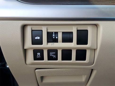 Used 2016 Subaru Legacy 2.5i Limited image 18