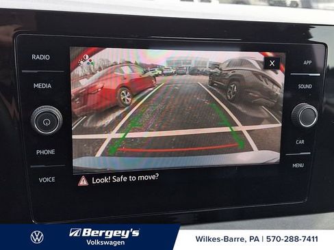 Certified 2025 Volkswagen Jetta SE image 21