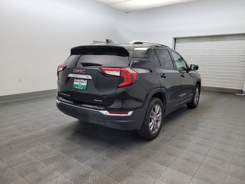 Used 2024 GMC Terrain SLT AWD/4WD image 9
