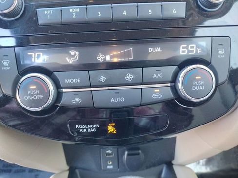 Used 2016 Nissan Rogue SV image 36