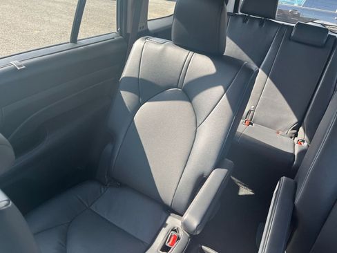 Used 2025 Toyota Grand Highlander FWD image 40