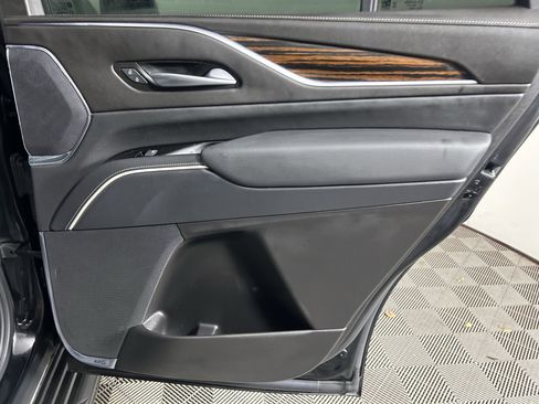 Used 2023 Cadillac Escalade Premium Luxury image 40