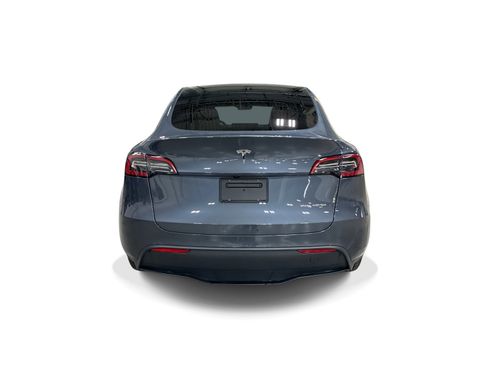 Certified 2023 Tesla Model Y AWD image 5