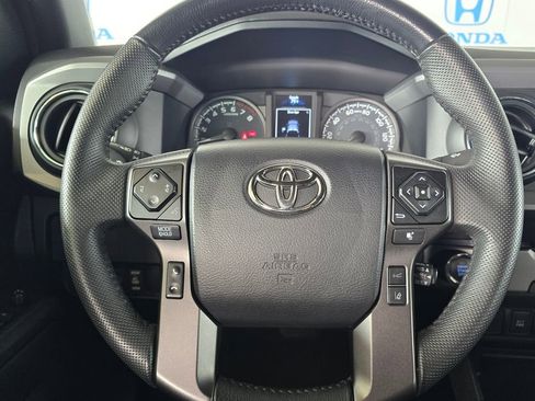 Used 2023 Toyota Tacoma TRD Sport image 10