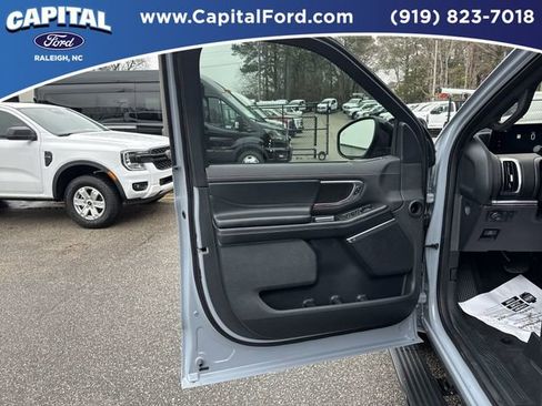 Used 2025 Ford Expedition Platinum w/ Stealth Performance Package image 19