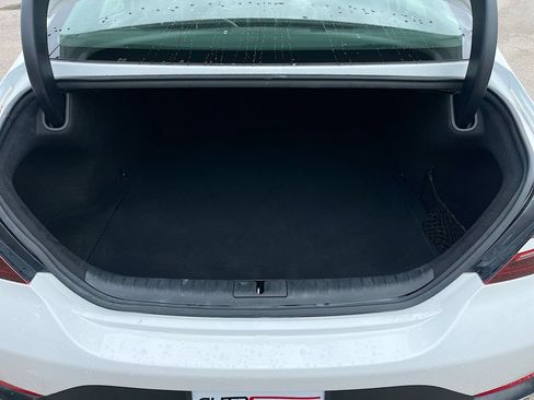 Used 2022 Genesis G70 2.0T RWD image 26