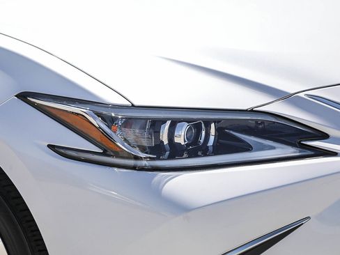 Used 2025 Lexus ES 350 FWD image 8
