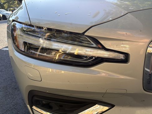 Used 2020 Volvo S60 T5 Inscription w/ Protection Package FWD image 12