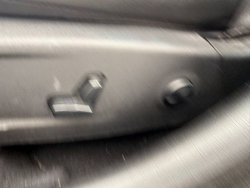 Used 2019 Chrysler 300 Limited image 14