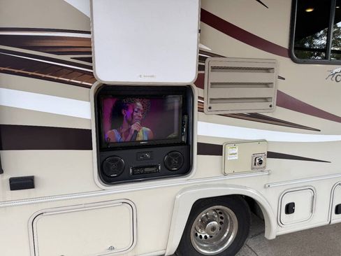 Used 2015 Mercedes-Benz Sprinter 3500 image 11