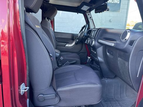 Used 2013 Jeep Wrangler Unlimited Sahara AWD/4WD image 24